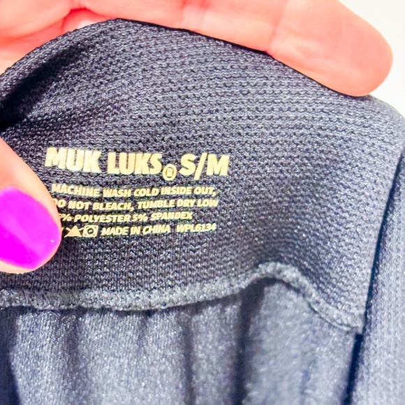 MUK LUKS Black floral embossed leggings - Picture 5 of 9